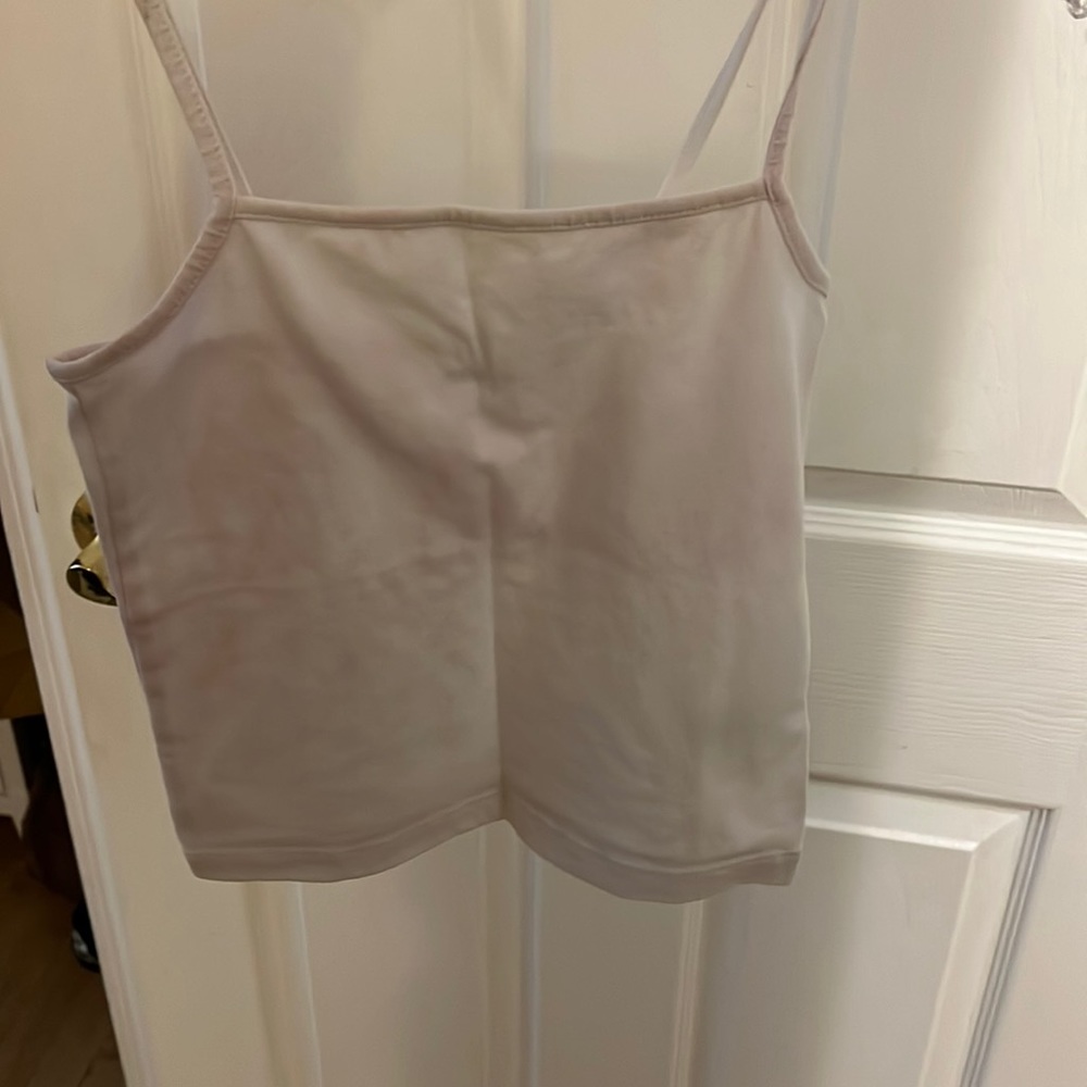 2 cropped tank tops (you’ll get both)